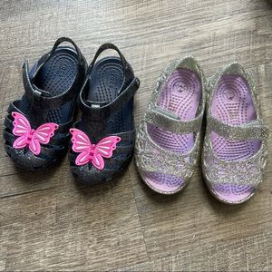 2 Crocs Toddler Girls Sandals.Size6